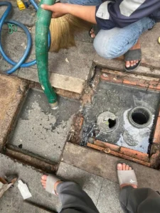 Thông tắc hầm cầu do Greenfix24h thực hiện